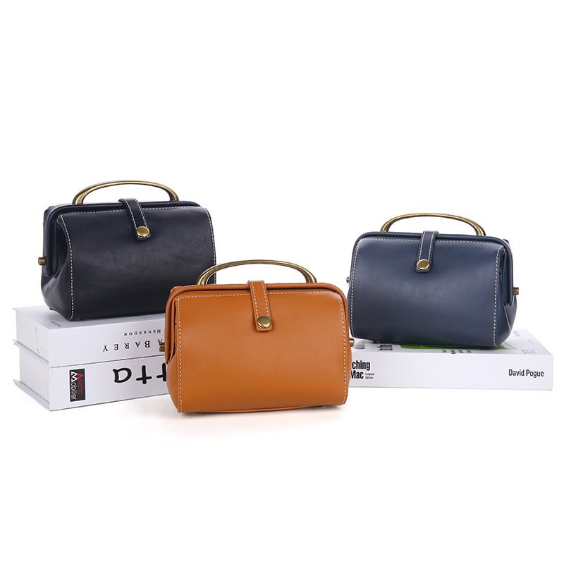 Ladies Fashion Simple Leather Messenger Bag | VaquitaRepublic