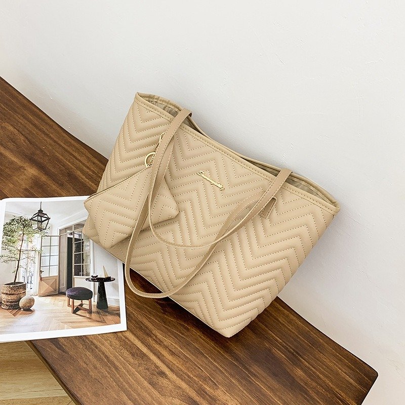 Women's Fashionable Wave Pattern Diamond Plaid Embroidered Shoulder Bag | VaquitaRepublic