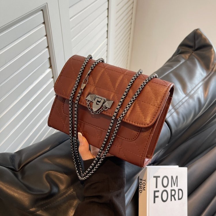 Shoulder Bag Women's Chain Lock Fashion Messenger Bag | VaquitaRepublic