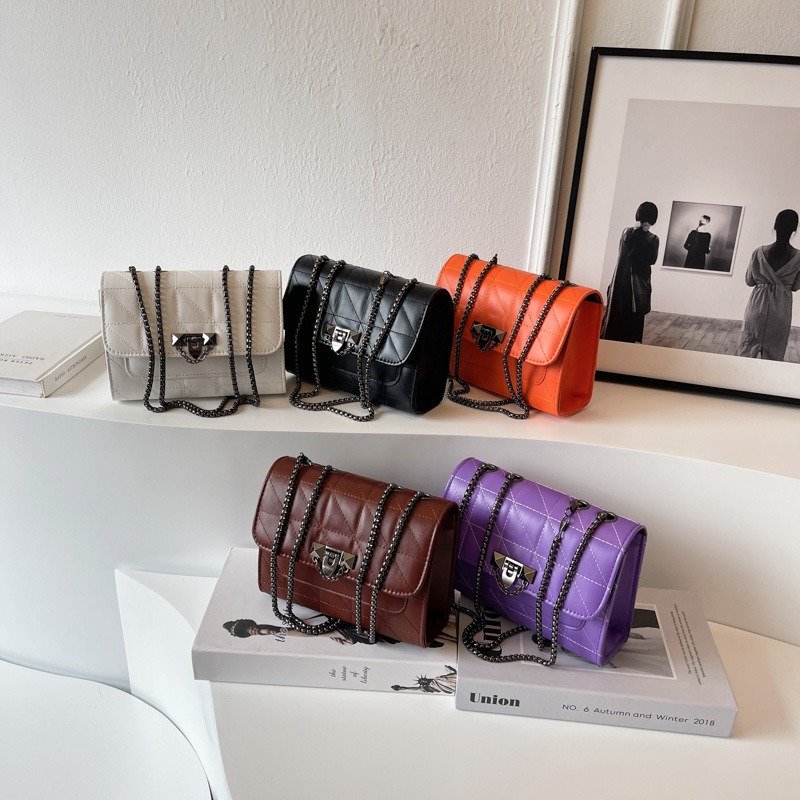 Shoulder Bag Women's Chain Lock Fashion Messenger Bag | VaquitaRepublic